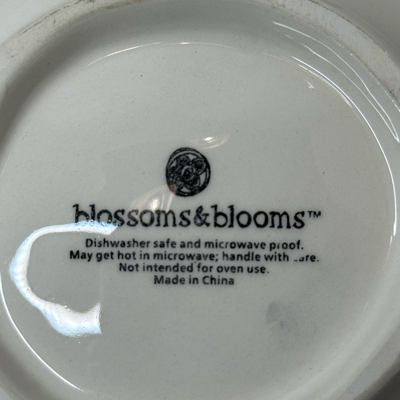 Blossoms and Blooms Easter Rabbit Ceramic Candy Dish - Picture 3 of 3